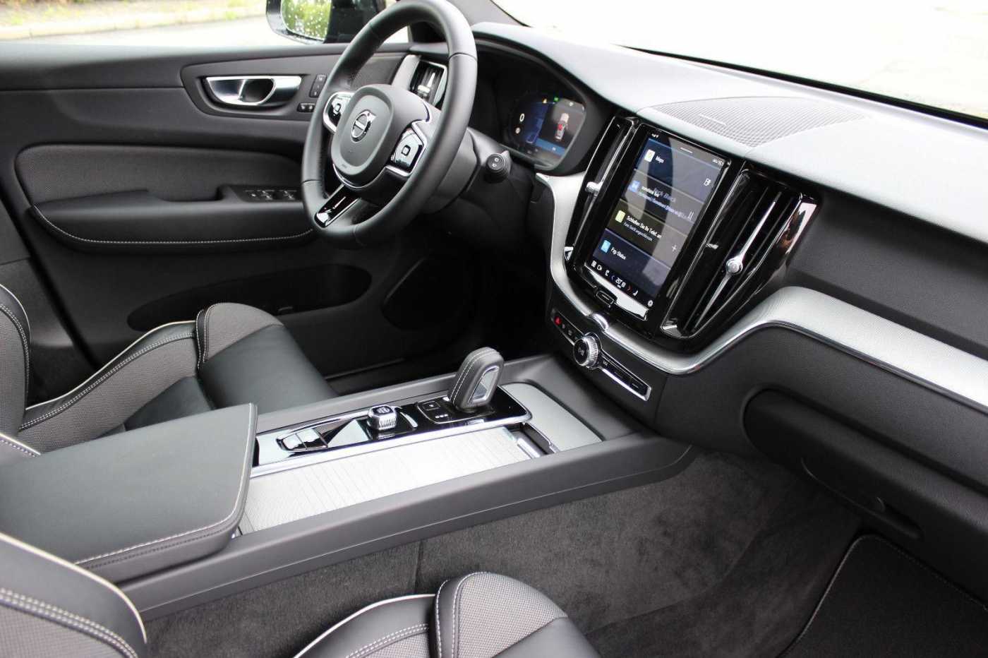 Volvo  T6 R Design Recharge Plug-In Hybrid AWD